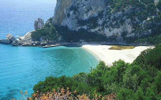 السياحة في جزيرة سردينيا الايطالية جزيرة في غاية الجمال