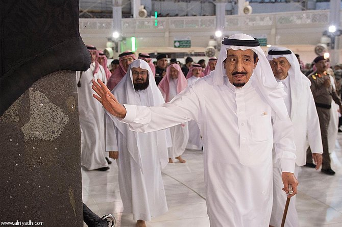 خادم الحرمين يوجه بتسخير كافة الإمكانات لاستكمال مشروعات تطوير البيت الحرام