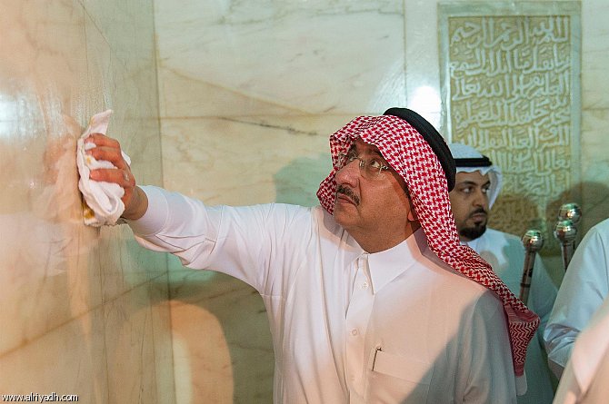 خادم الحرمين يوجه بتسخير كافة الإمكانات لاستكمال مشروعات تطوير البيت الحرام