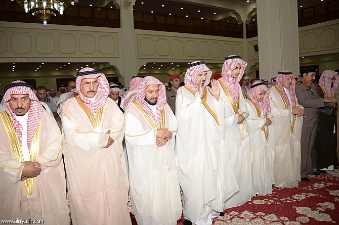 جموع المصلين في مختلف أنحاء المملكة يؤدون صلاة عيد الفطر