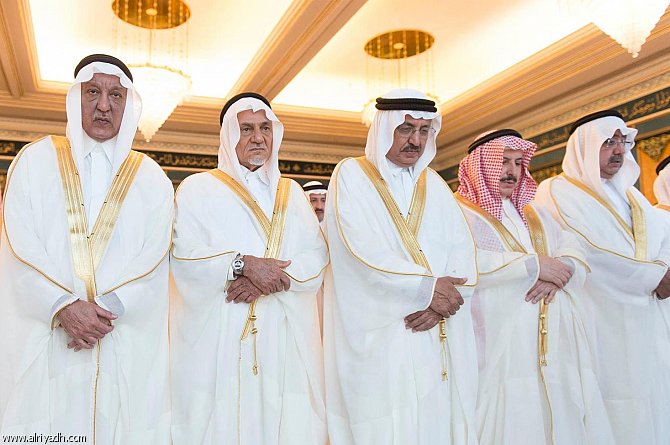 جموع المصلين في مختلف أنحاء المملكة يؤدون صلاة عيد الفطر