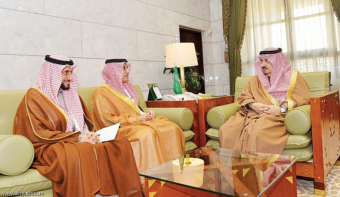 سموه مستقبلا رئيس مجلس إدارة شركة (دور) أمير الرياض يدشن مشروع التوقيع الإلكتروني للمعاملات ويشيد بدعم وزارة الداخلية لإمارات المناطق